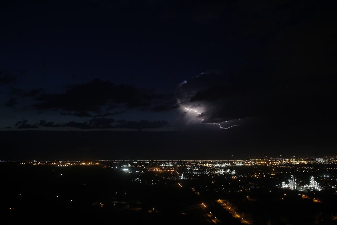 Photo Image: Lightning rod Nouns: Lightning, rod, audit